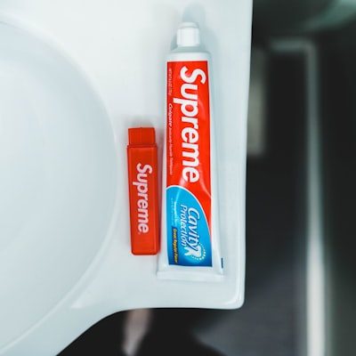 Kem đánh răng Colgate Thiên Long tuýp